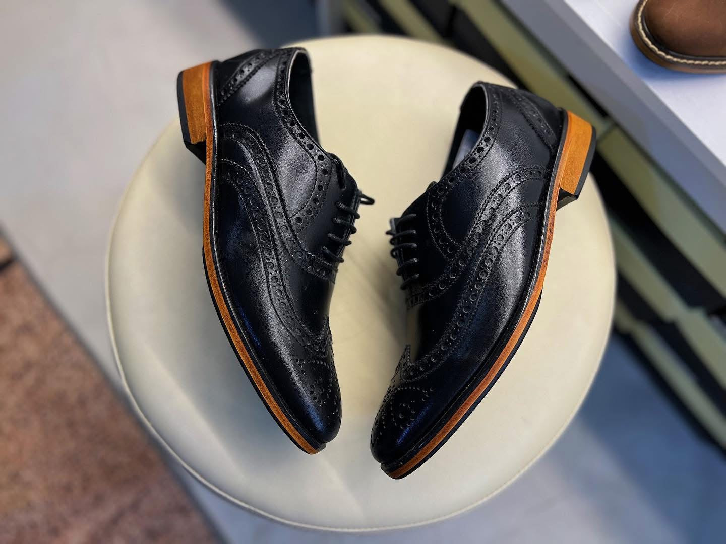 WINGTIP OXFORD BLACK