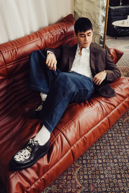 “La Vache” Noir Derby Moc-Toe