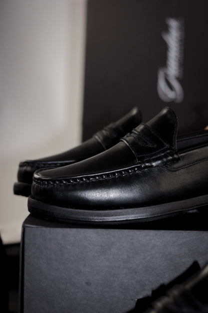 GRANDEUR “J.M.” PENNY LOAFERS in NOIR BLACK