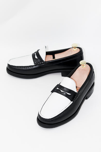 GRANDEUR “J.M.” PENNY LOAFERS in TWO-TONE BLACK & WHITE